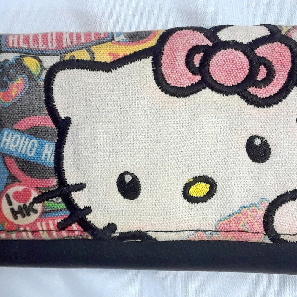 Loungefly Hello Kitty Wallet - Picture 5 of 5